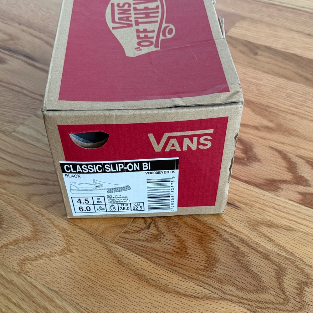 NWT Vans Classic Slip-On Shoes in Black Size 6- White Accents - Picture 9 of 9